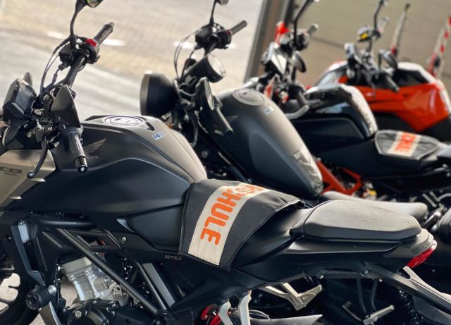 Lust auf Motorrad? In den Sommer mit dem Zweirad. Nächster Kurs Klasse A 23.&25.05.23. Jetzt anmelden und Platz sichern.  #freiheitaufzweirädern #motorrad #motorradliebe #theorieunterricht #führerscheinprüfung #dieulmerfahrschule #ktm #hondarebel500